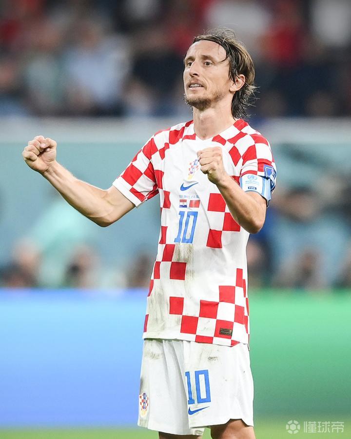 佩雷茨：诺伊尔是有史以来最优秀的门将；我本想成为汉堡首发