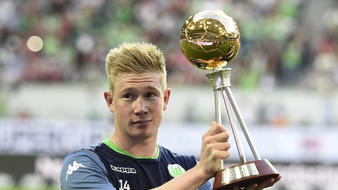 镜报：曼联100英镑开放球迷参观卡灵顿新基地，可进入更衣室